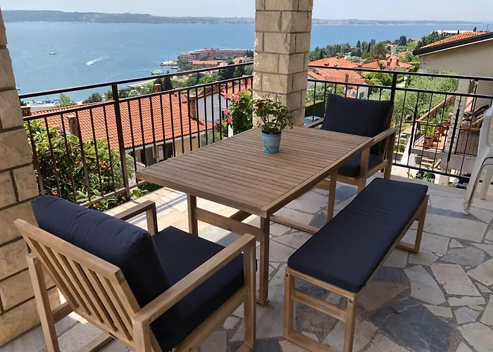 Apartments Elza