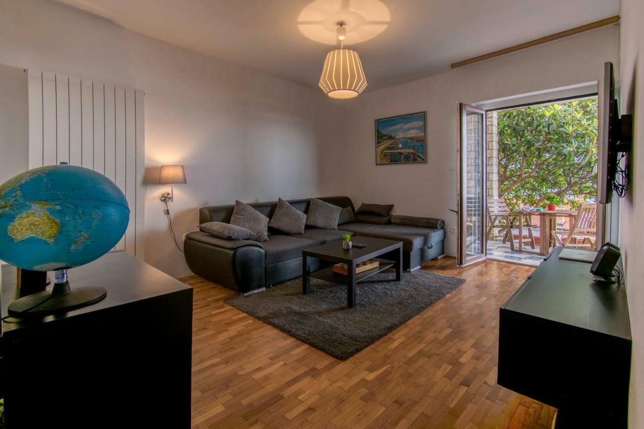 Apartment Elza